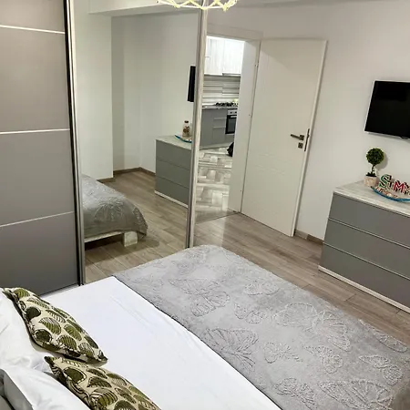 Apartment Myamar Premium Mamaia