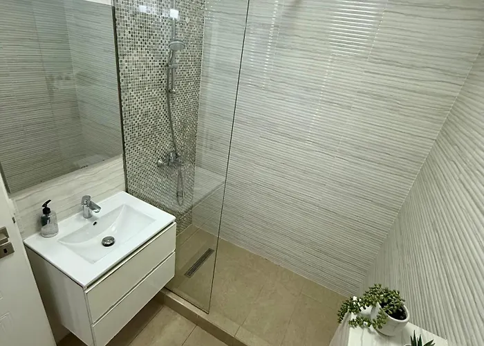 Myamar Premium Mamaia